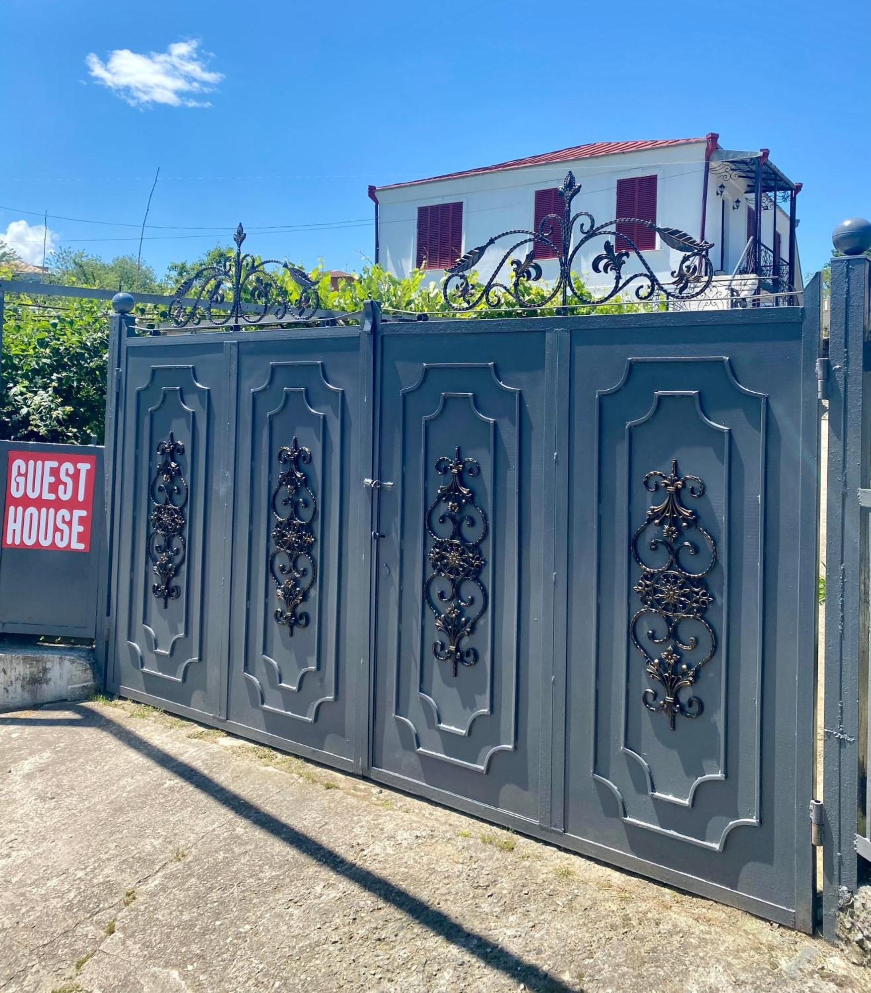 Guesthause Bagdati Exteriör bild